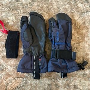 Hestra 3 Finger Youth Glove size 3
